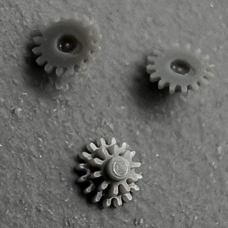 Five-date intermediate wheels set compatible with NH05 NH06 movements