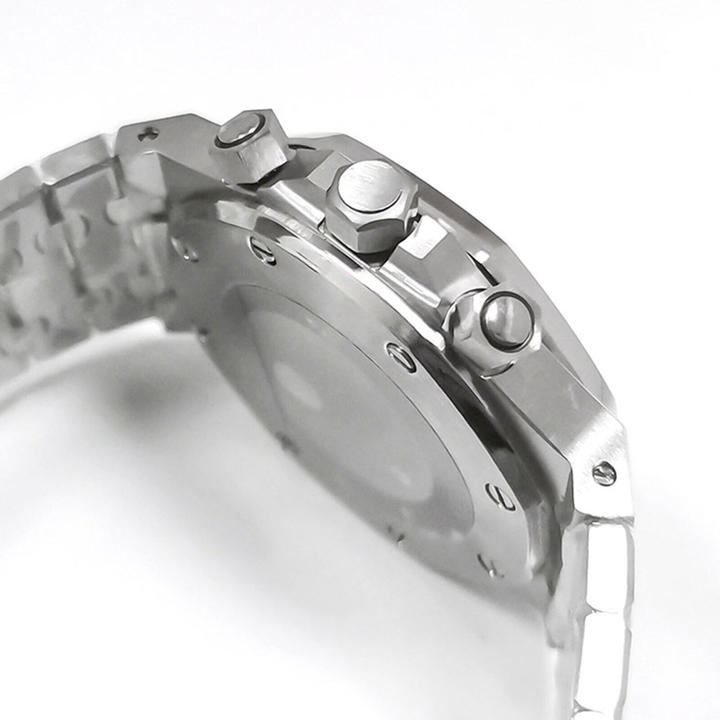 41MM stainless steel watch case and strap with VK63 movement and sapphire crystal.