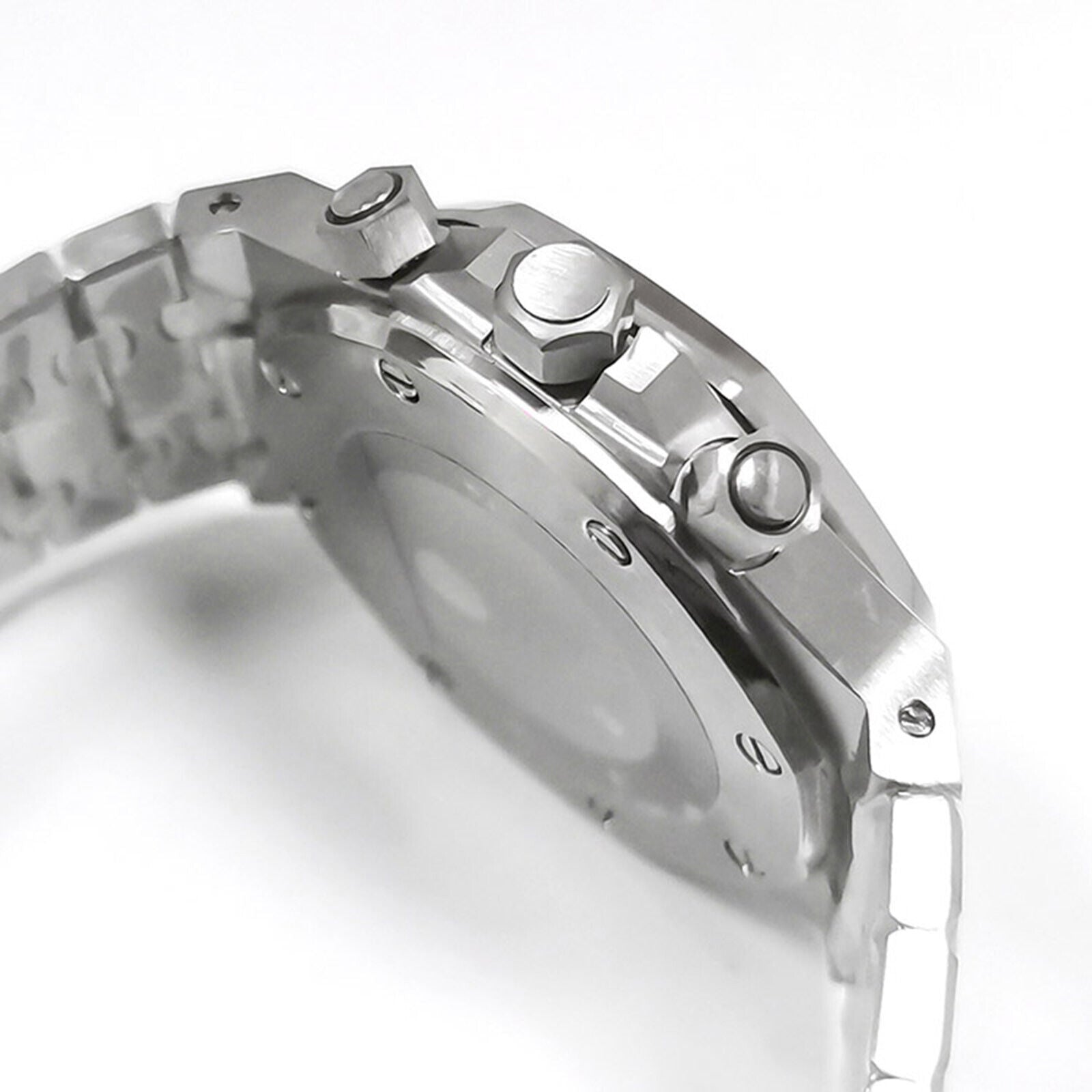 41MM stainless steel watch case and strap with VK63 movement and sapphire crystal.