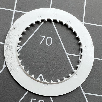 Datumsscheibe Uhr Orange Schrift auf Weißem Hintergrund für NH35 Uhrwerk