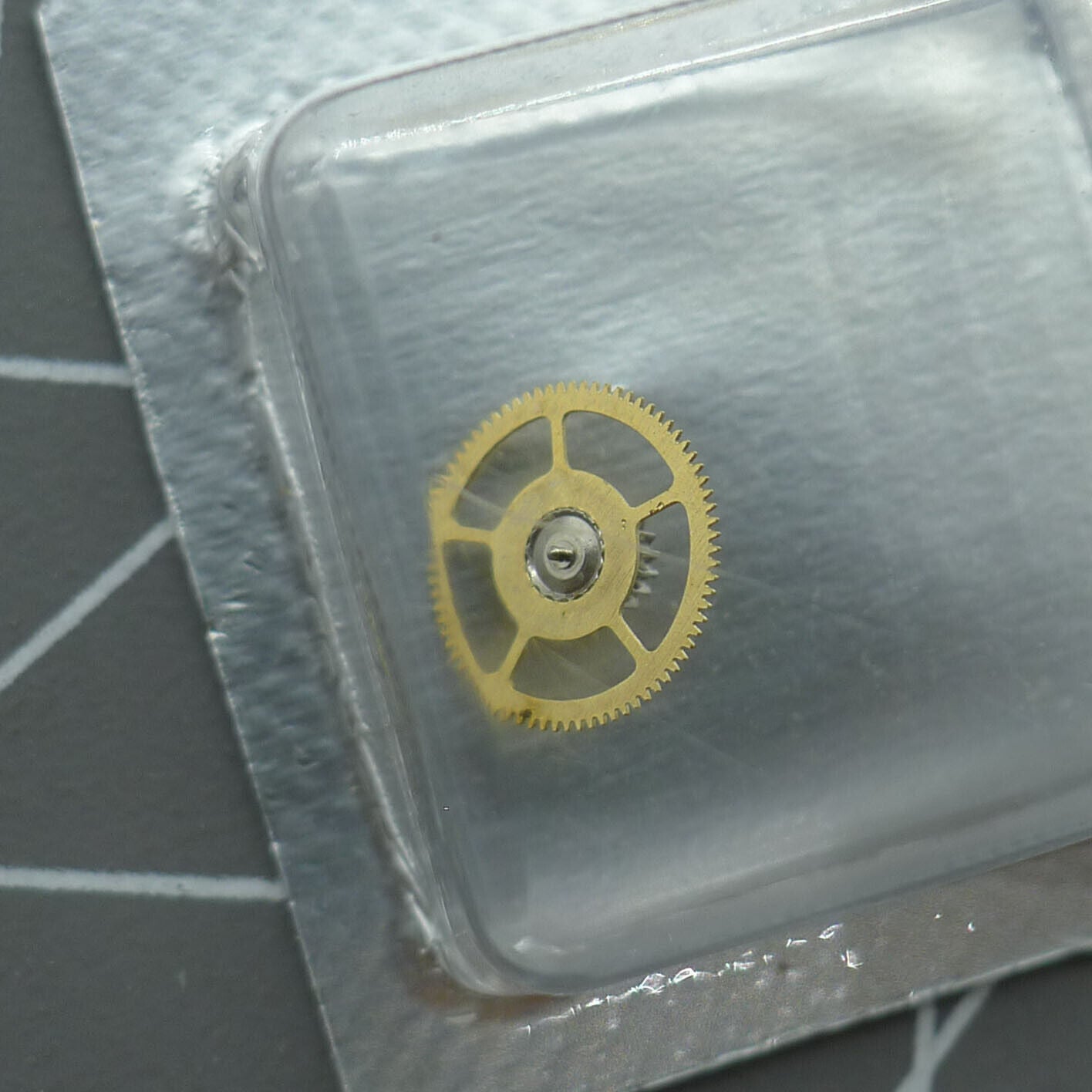 Replacement intermediate watch wheel for ETA/Seagull 2824 2836 movements, generic fit accessory.