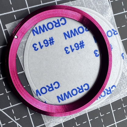 Keramik L�nette 38mm mit rotem Ring und gr�n leuchtender Schrift, silberfarben, schr�g Ansicht ? stilvolles Watch-Zubeh�r