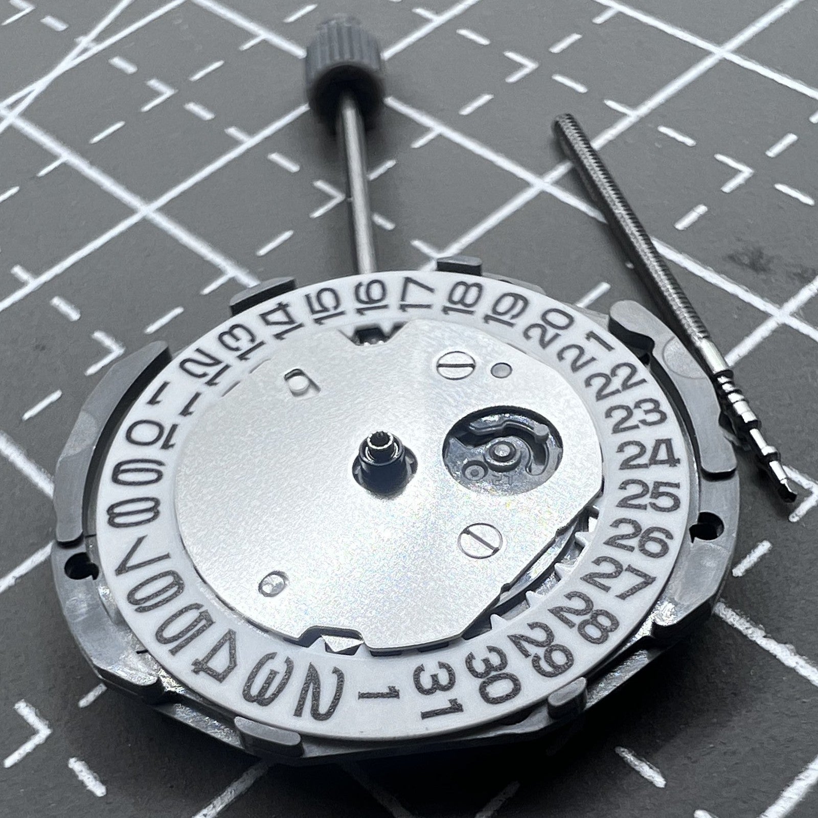 Japan Miyota GL12 Quarzwerk Ersatz mit Datum bei 3 Uhr, drei Zeiger Uhrwerk f�r Uhrenreparatur