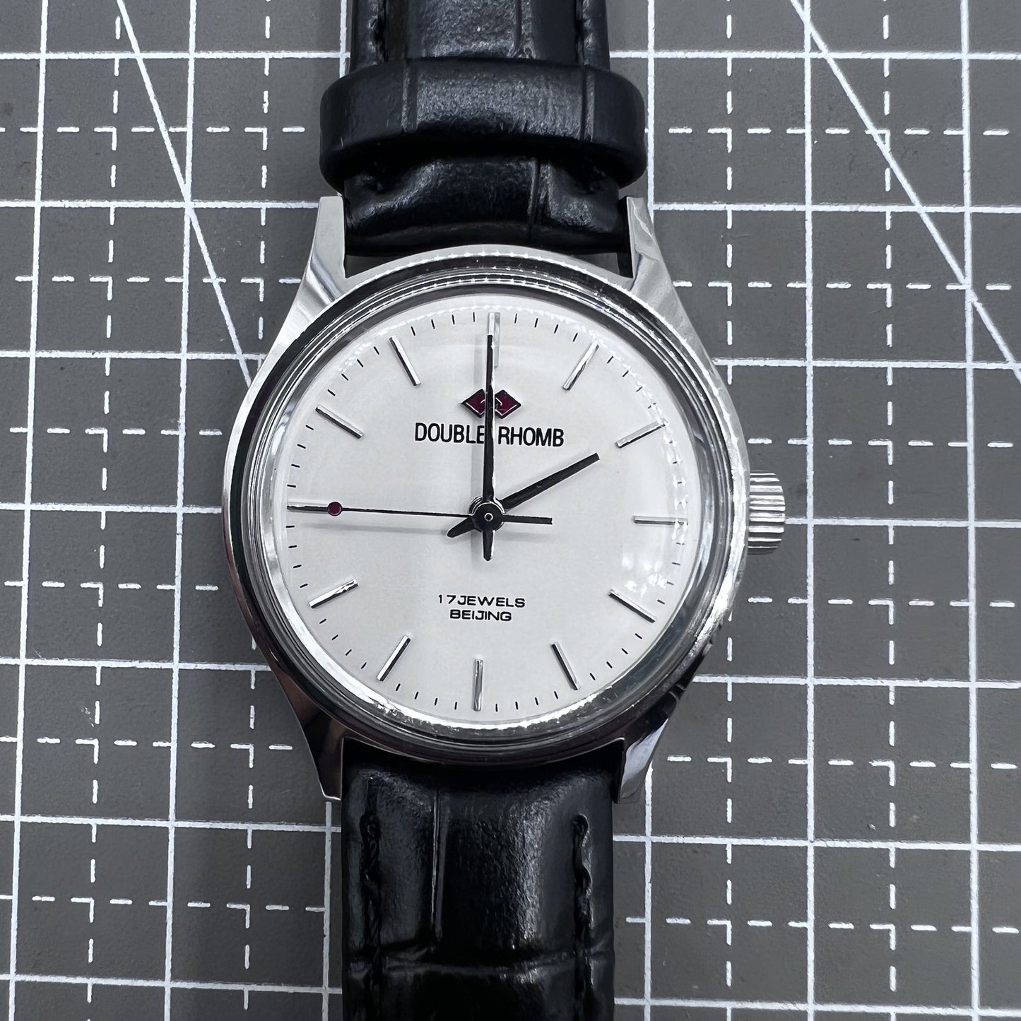 Beijing mechanische Herrenuhr 31mm Silbergehäuse schwarzes Band 3 Zeiger