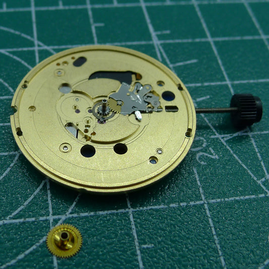Wholesale ETA 955.102 Swiss Made quartz watch movement, no calendar, precise timekeeping for watch repair and assembly.