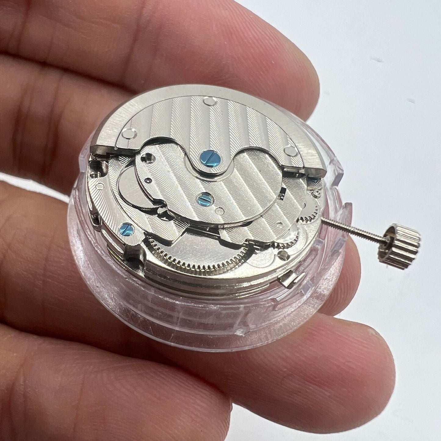 Seagull T16 watch accessory featuring automatic mechanical movement, date display at 6 o'clock, model 8205 2813.