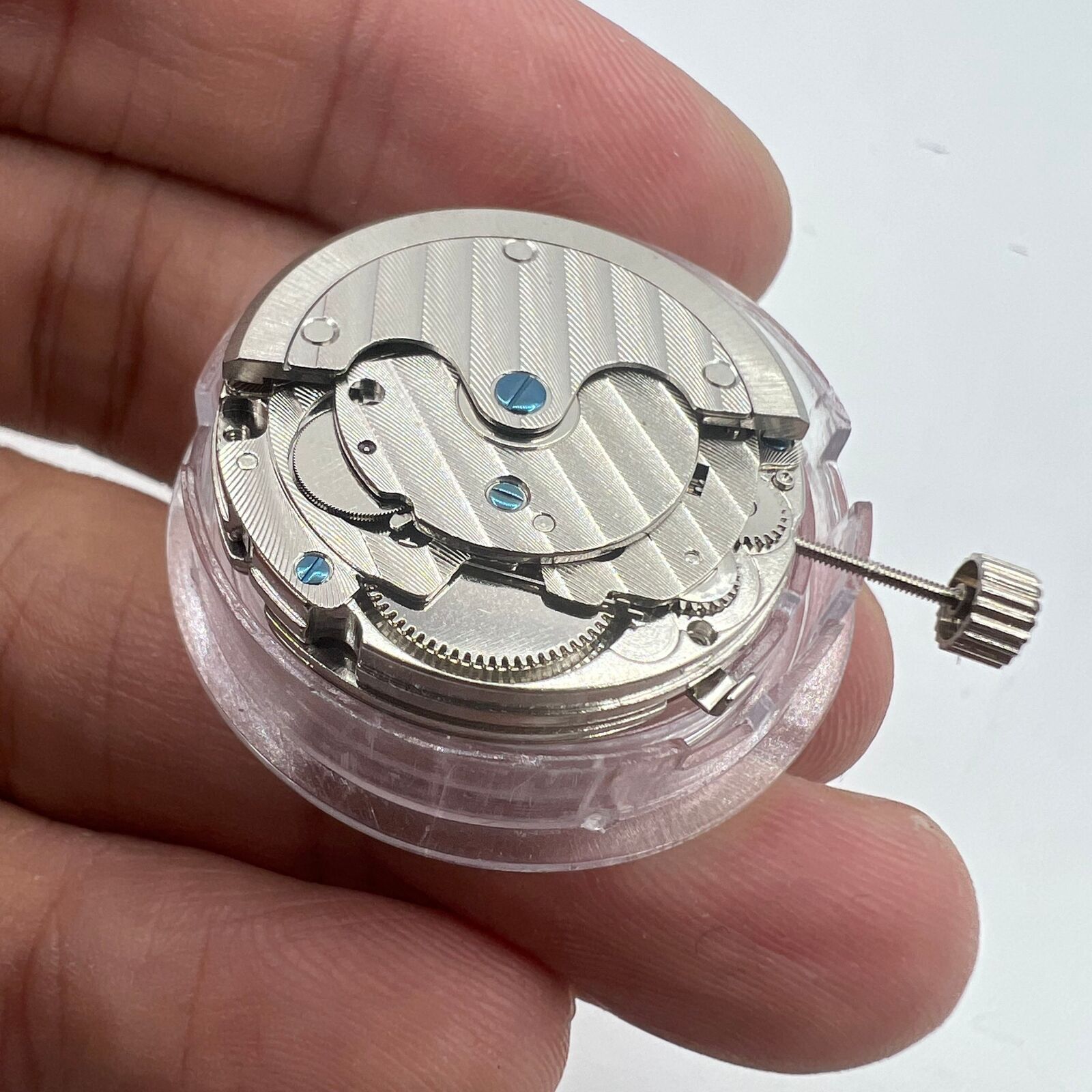 Seagull T16 watch accessory featuring automatic mechanical movement, date display at 6 o'clock, model 8205 2813.