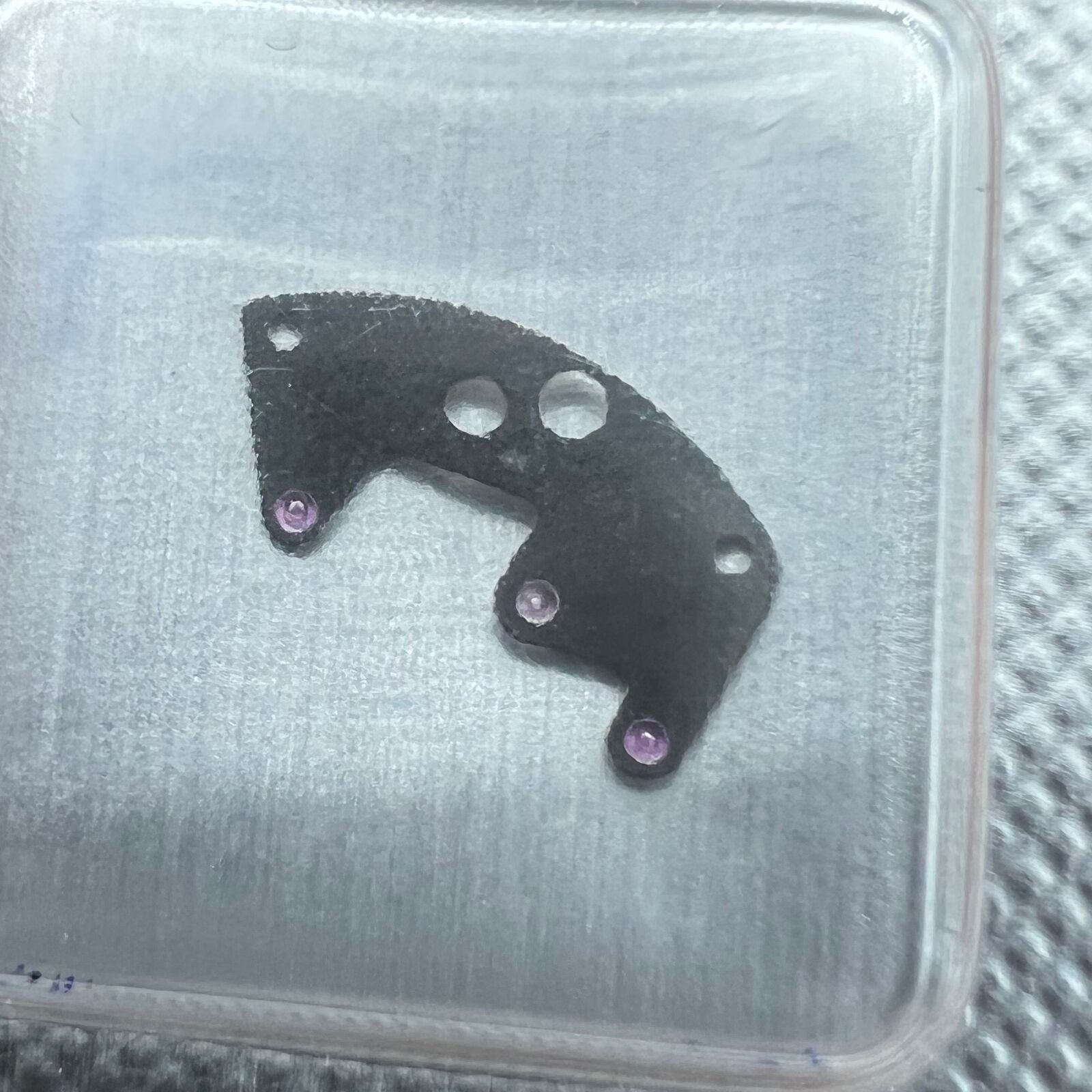 Automatic device lower bridge for SW200 watch movement by Ref.1141, precise spare part for watch repair.