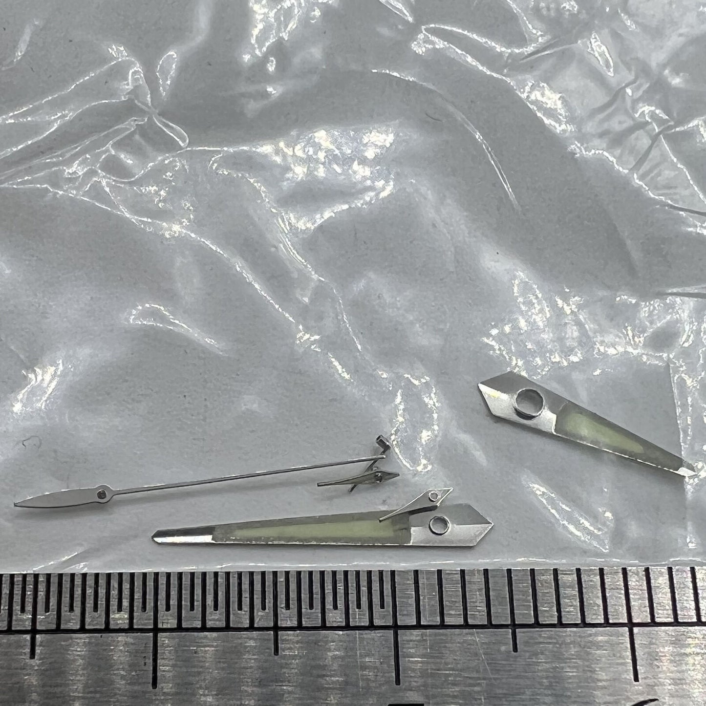 Uhrzeiger, spitz, 12,5 mm, silberner Rand, grün leuchtend, für Miyota 0S60-Uhrwerk 