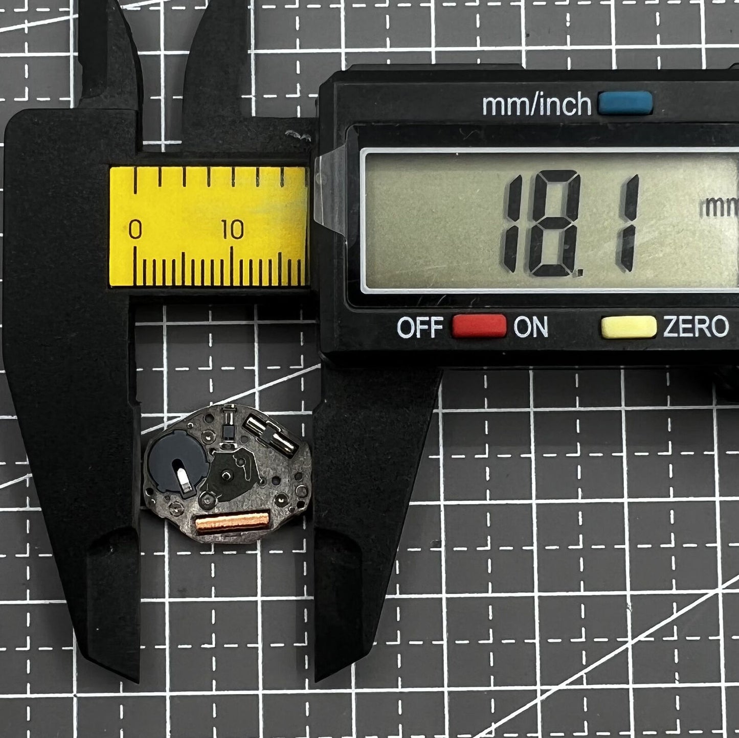 Miyota GL24 silver quartz movement with 2 hands, ensuring precise timekeeping for watch accessories.