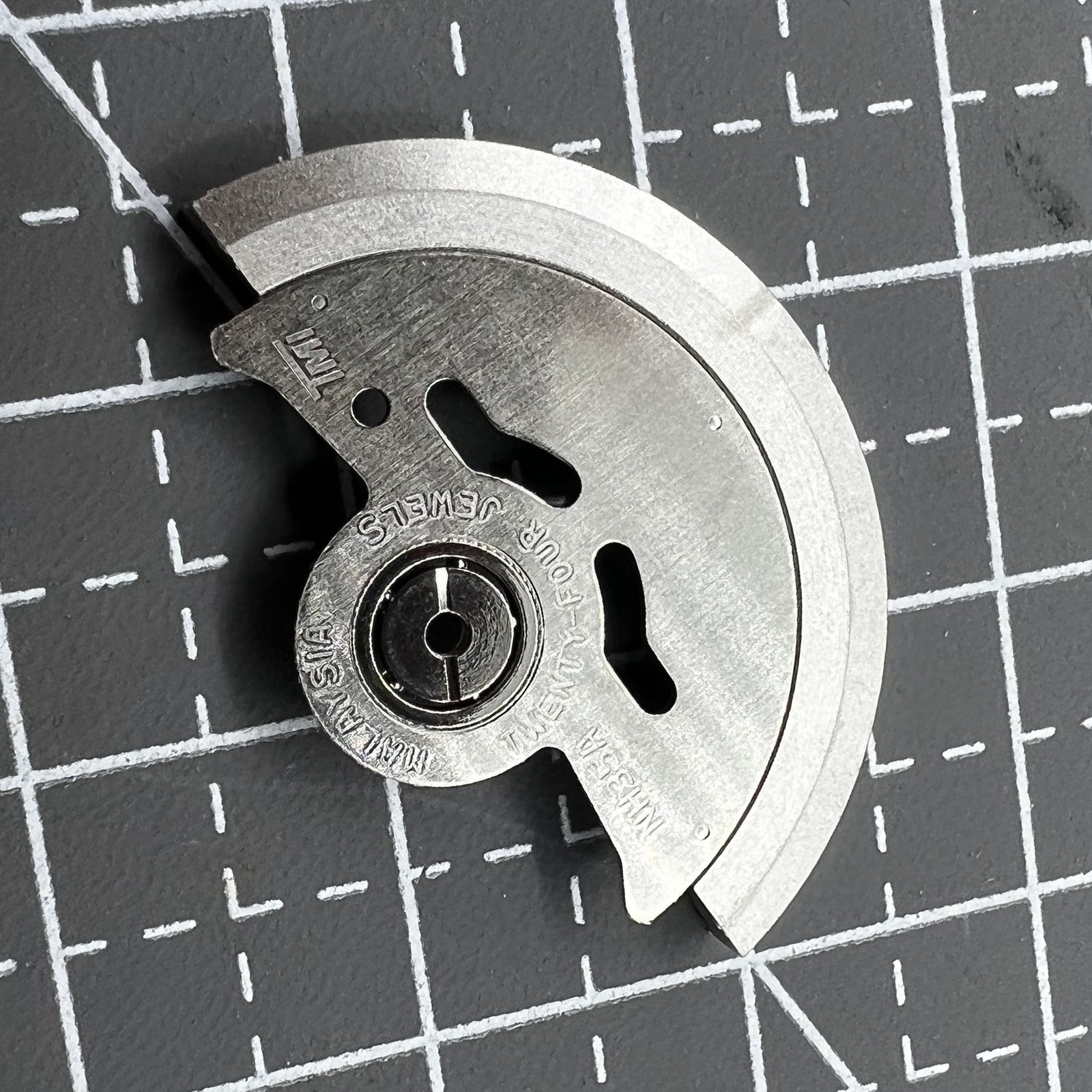 Schwungmasse Rotor f�r NH35 Uhrwerk von Schwungmasse, pr�zises Ersatzteil f�r Uhrenreparatur.