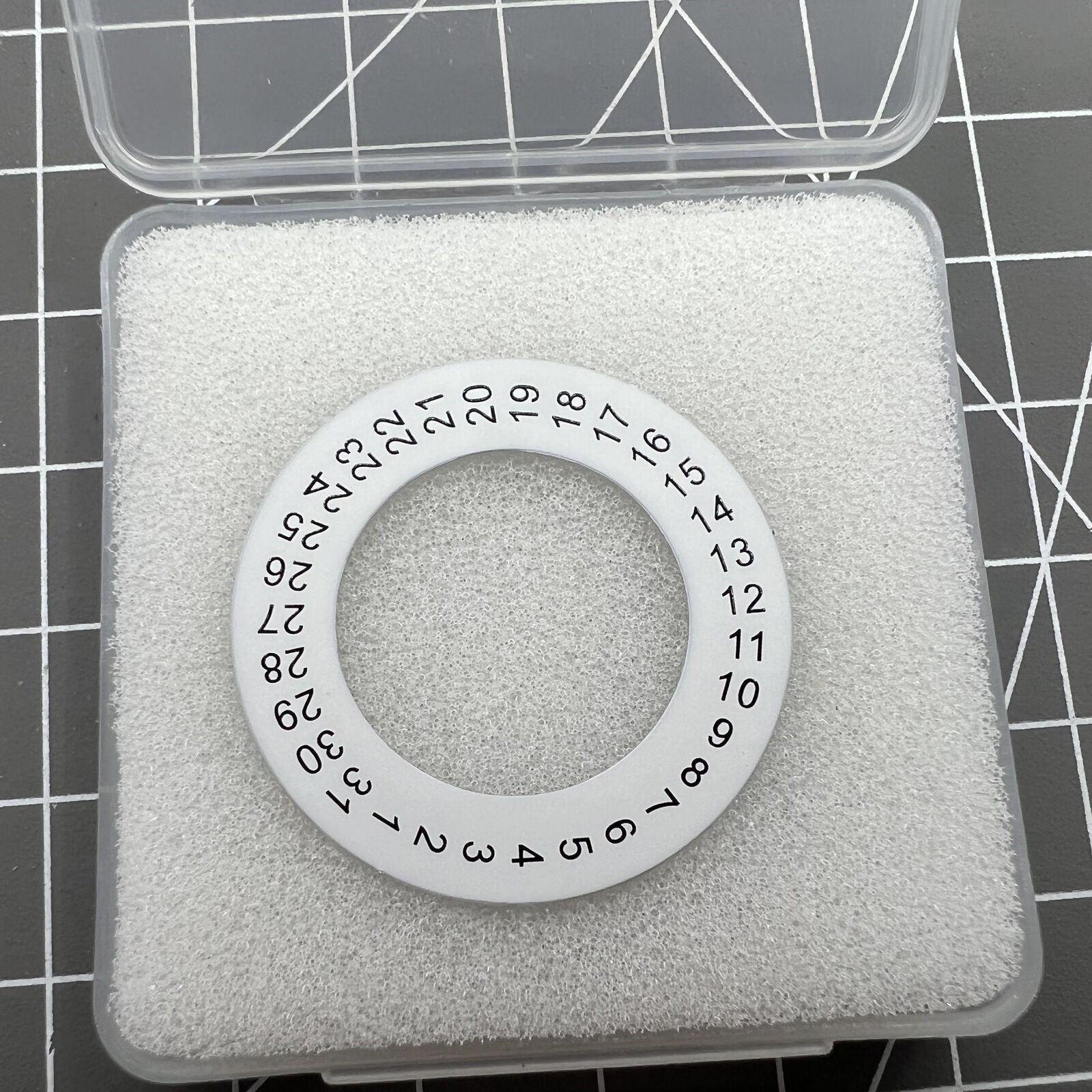 28.5mm AP front date wheel compatible with 2813 movement, front date display for watch repair.