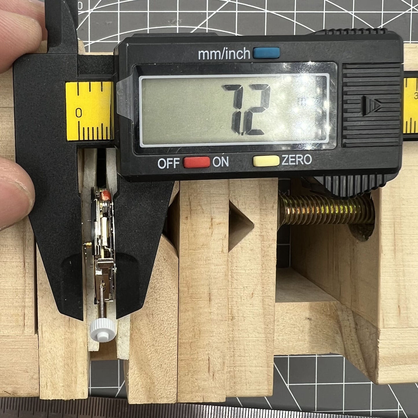 Swiss Made Ronda 3540D quartz watch movement, precise timekeeping for luxury watch accessories.