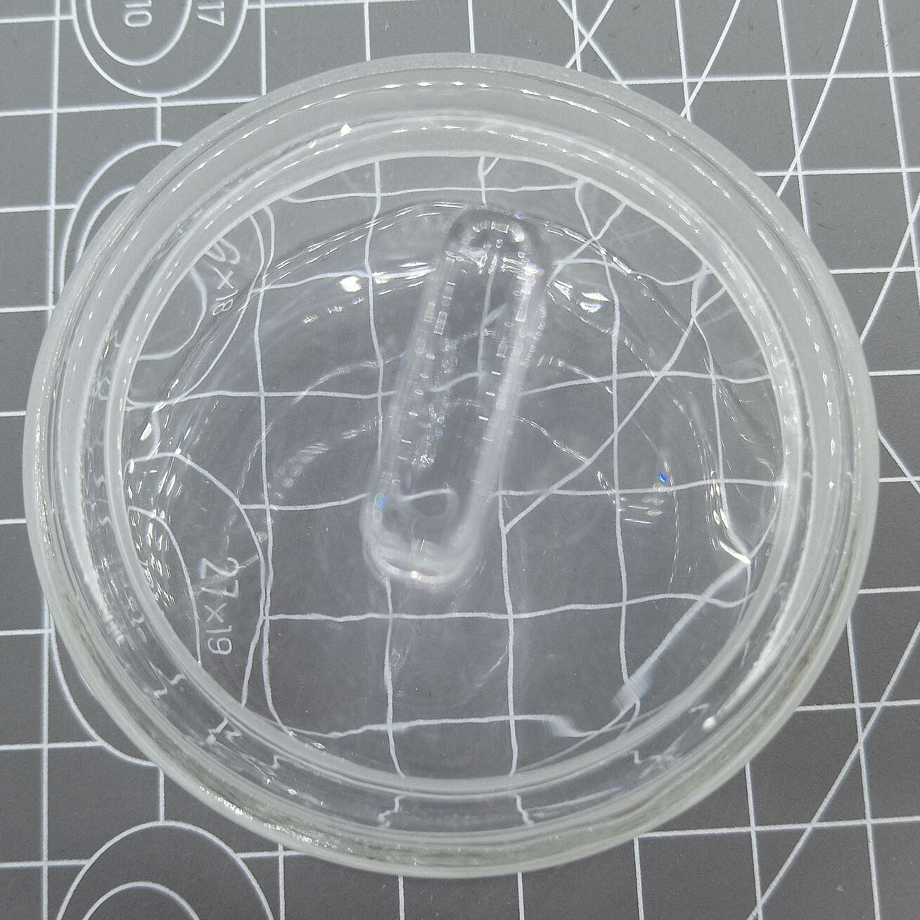 Benzine Oil Cup 60x30mm by Benzine, dust-free design for efficient Petri dish washing with glass cylinder.
