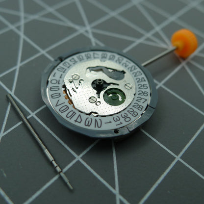Japan Made Miyota 1L12 Japan Quartz Movement Date at 3