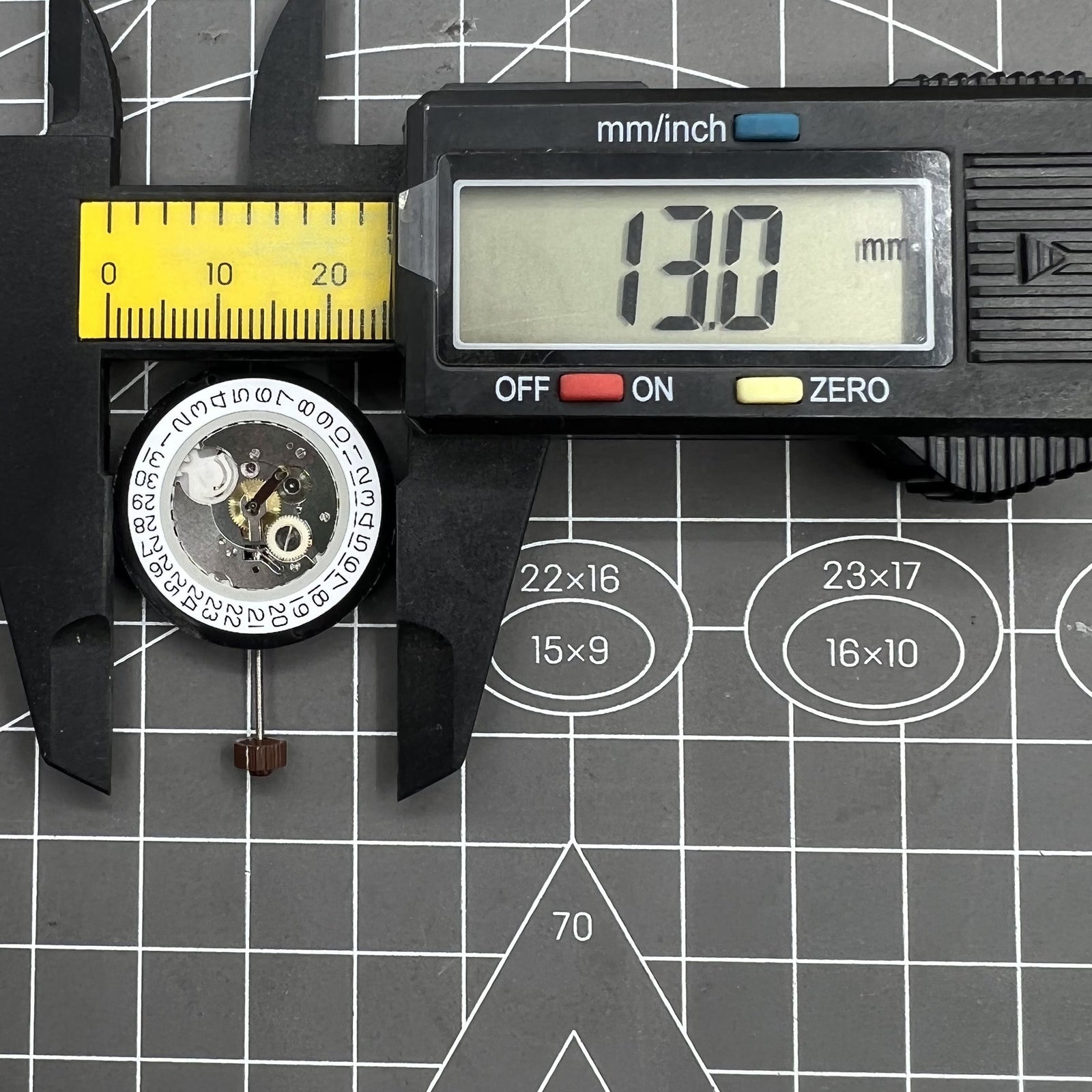 Ronda 24H 515 quartz watch movement, Swiss precision for reliable timekeeping in watch accessories.