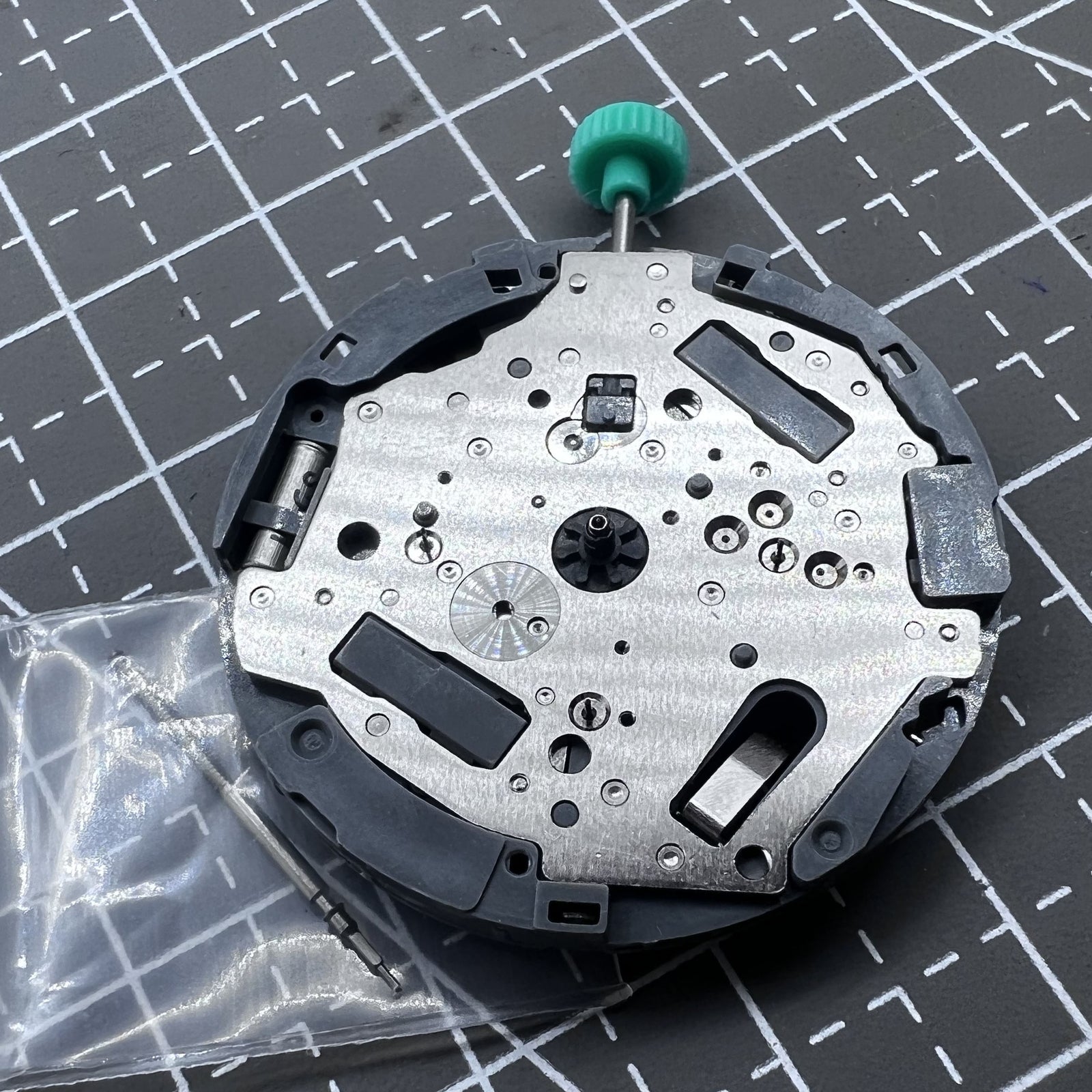 Miyota OS70 multifunctional quartz watch movement, no calendar, used condition, precise timekeeping accessory.