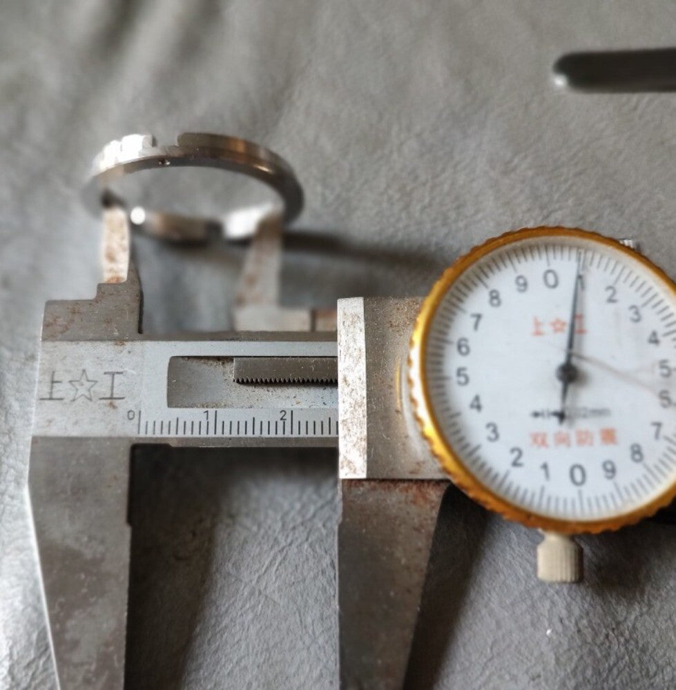 Metal watch spacer ring 32.5�4mm for China Made 2824 movement, durable accessory.