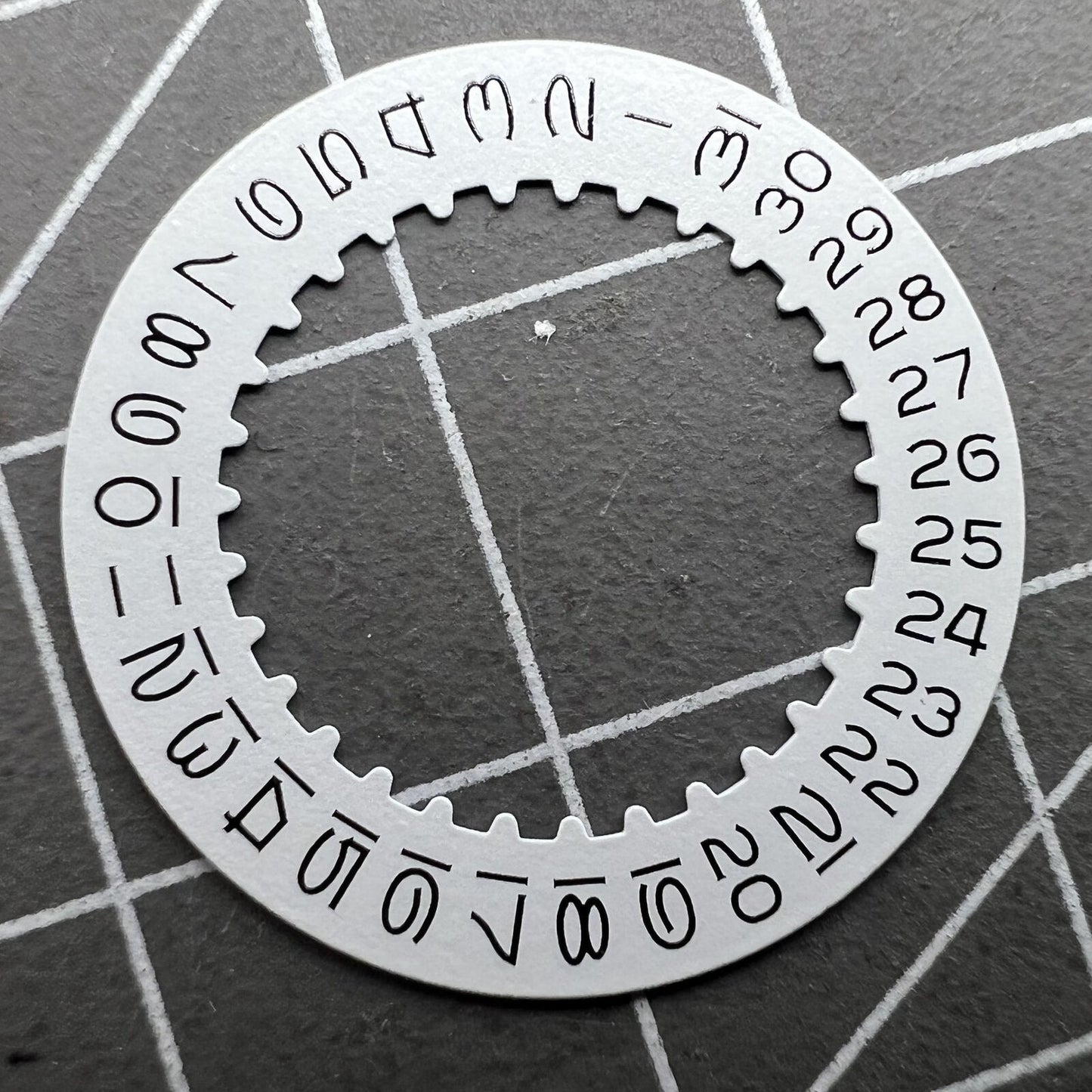 Vintage numeral font white date disk wheel for RLX 3135 watch movement, precise fit for replacement.
