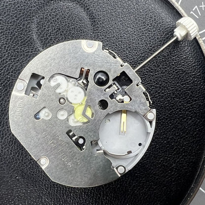 Sunon Quarzuhrwerk PE70 mit Datumsanzeige und kleiner Sekunde f�r pr�zise Zeitmessung