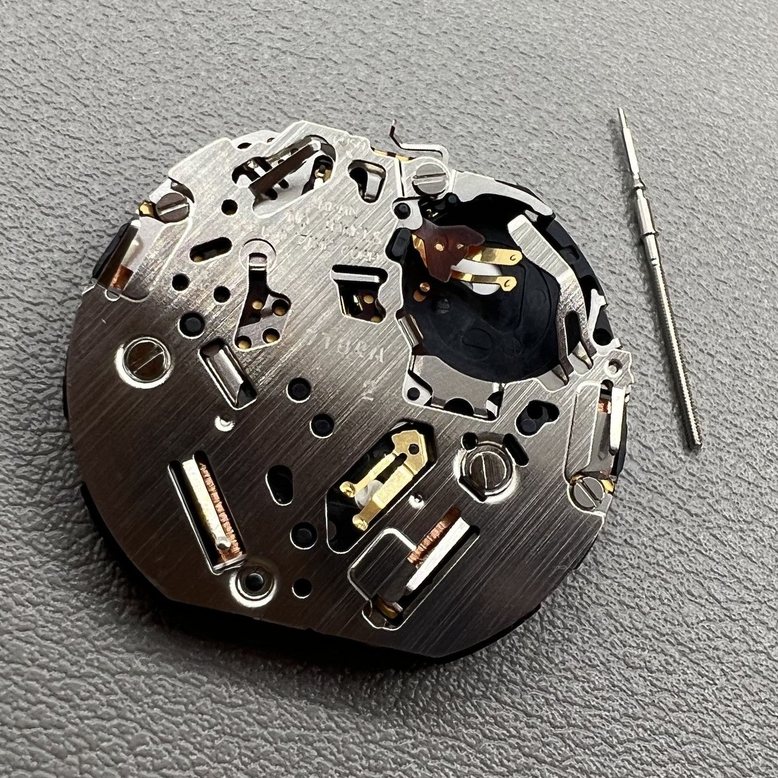 Seiko 7T84A Quarzwerk Uhrwerk f�r pr�zise Uhrreparaturen und Ersatzteile
