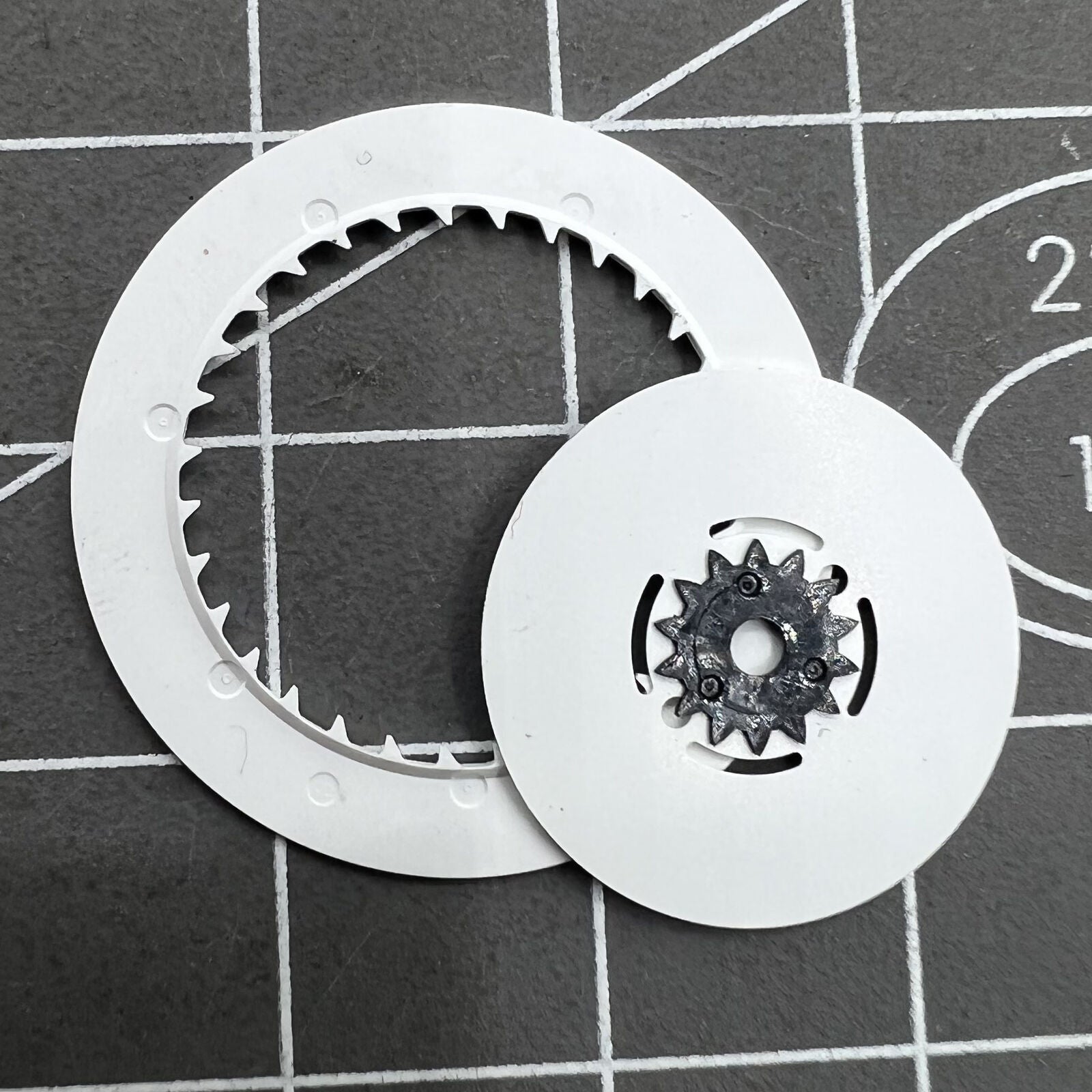 Green lume date and week wheels for Seiko NH36 movement, improving dial visibility and style.