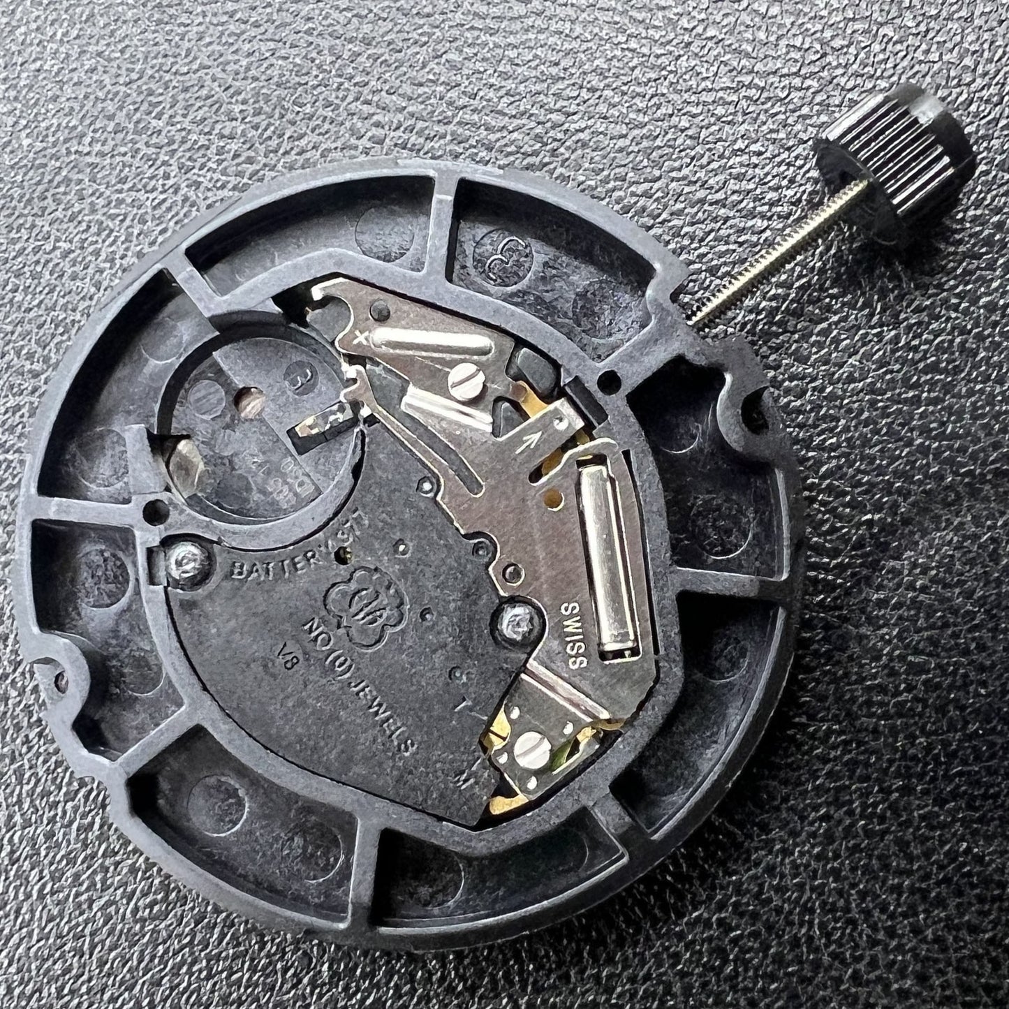 ETA 805.112 Quarzuhrwerk Schweizer 3 Zeiger Datum Position drei