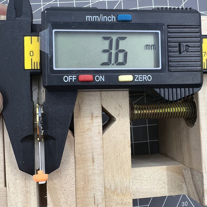 Japan Miyota 1L32 quartz watch movement, precise replacement for GL30 and GL32, reliable timekeeping by Miyota.