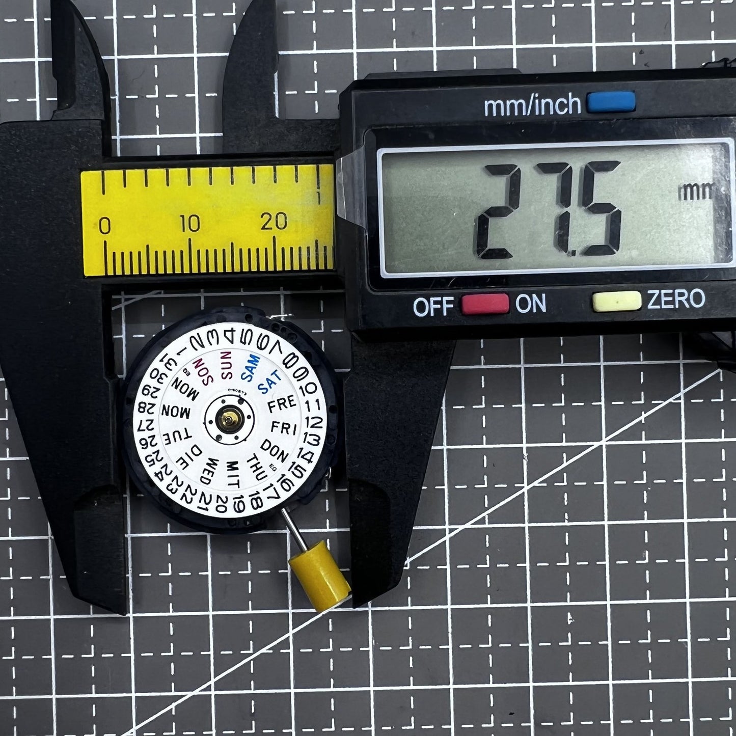 Ersatzquarzwerk Seiko 5M83A aus Japan