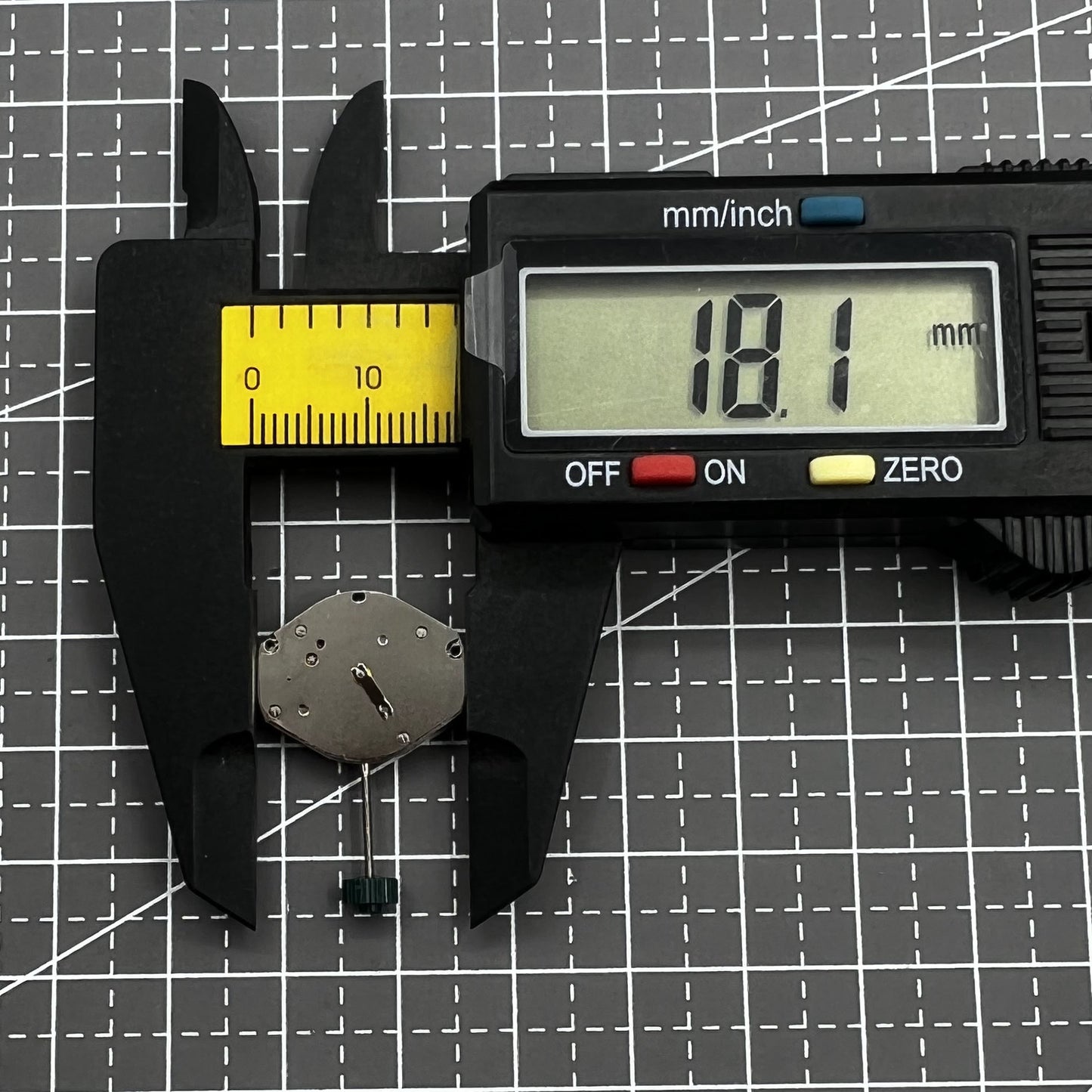 Remplacement du mouvement de montre à quartz Ronda 1069 