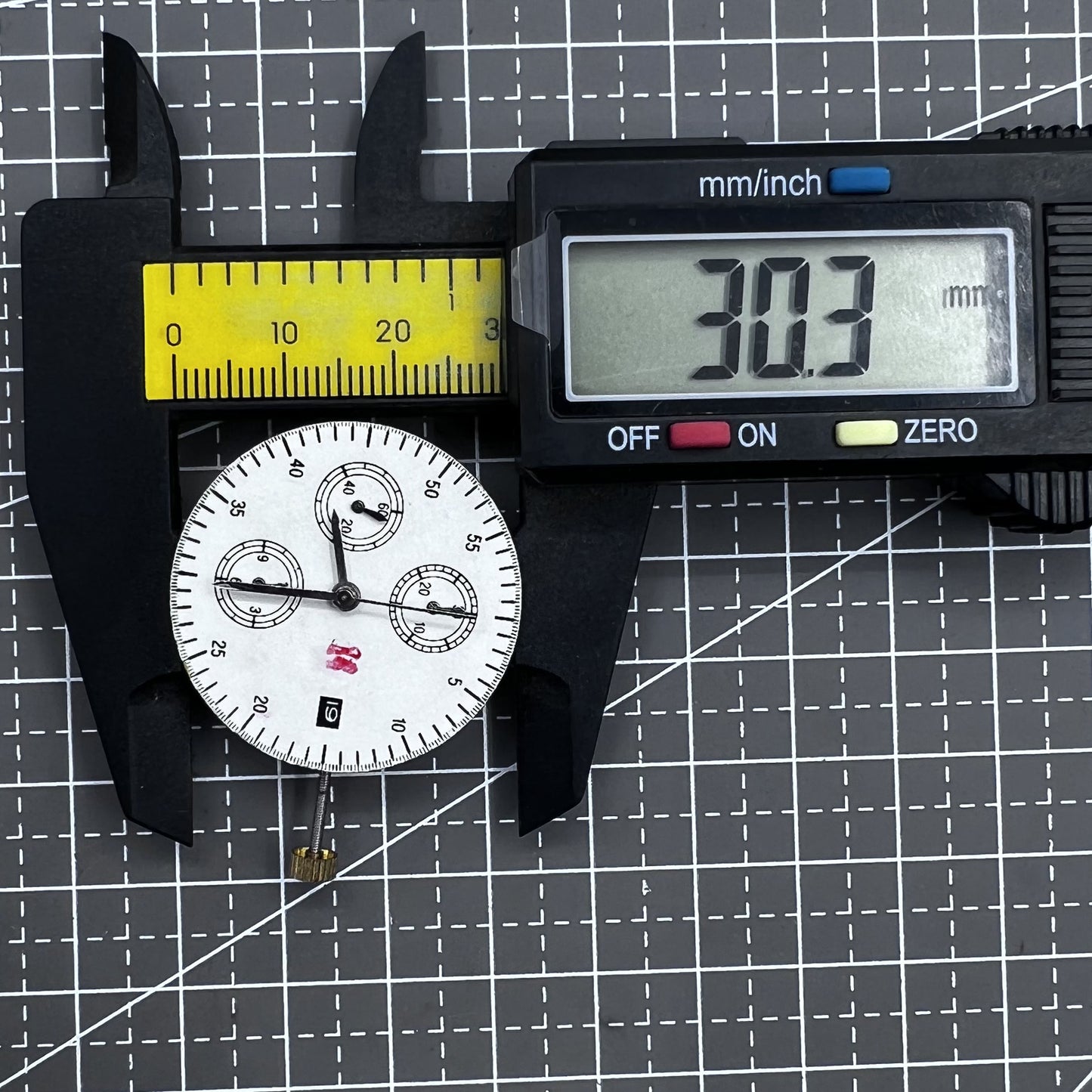 Dandong 7750 Mechanical Movement Date At 3 Small Second At 6/9/12