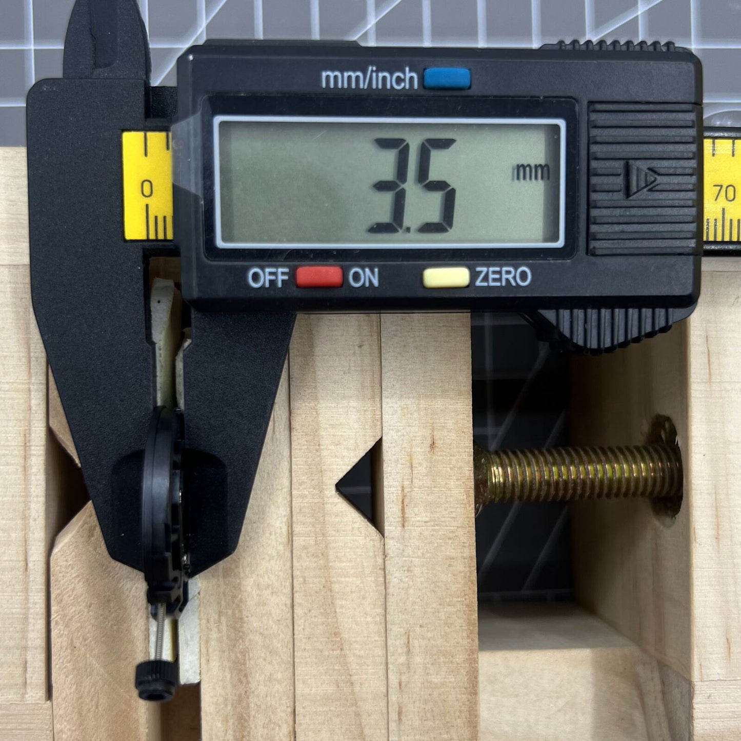 Swiss Made ETA 805.122 watch with quartz 3 hands, day/date display, and precise Swiss movement by ETA.