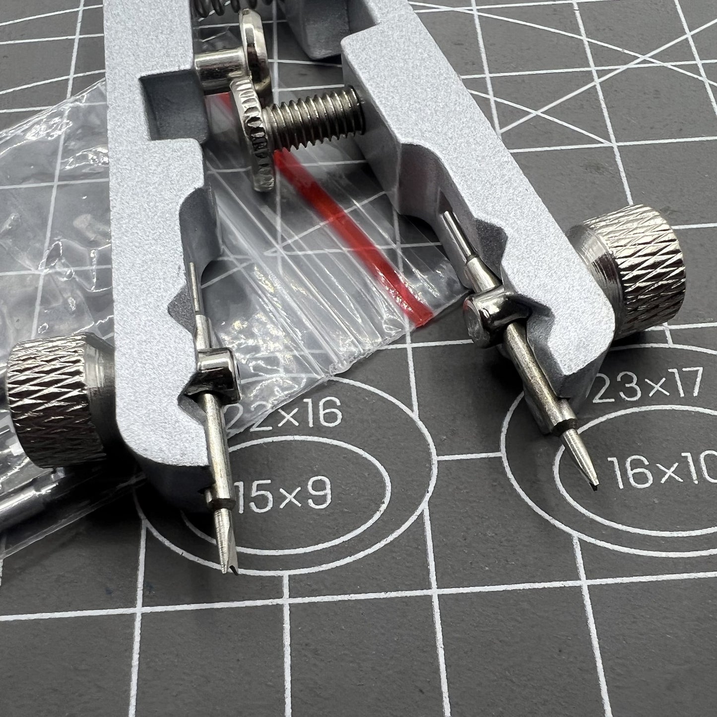 BG 6825 spring bar remover tool by BG, designed for precise watch bracelet repair and replacement tasks.