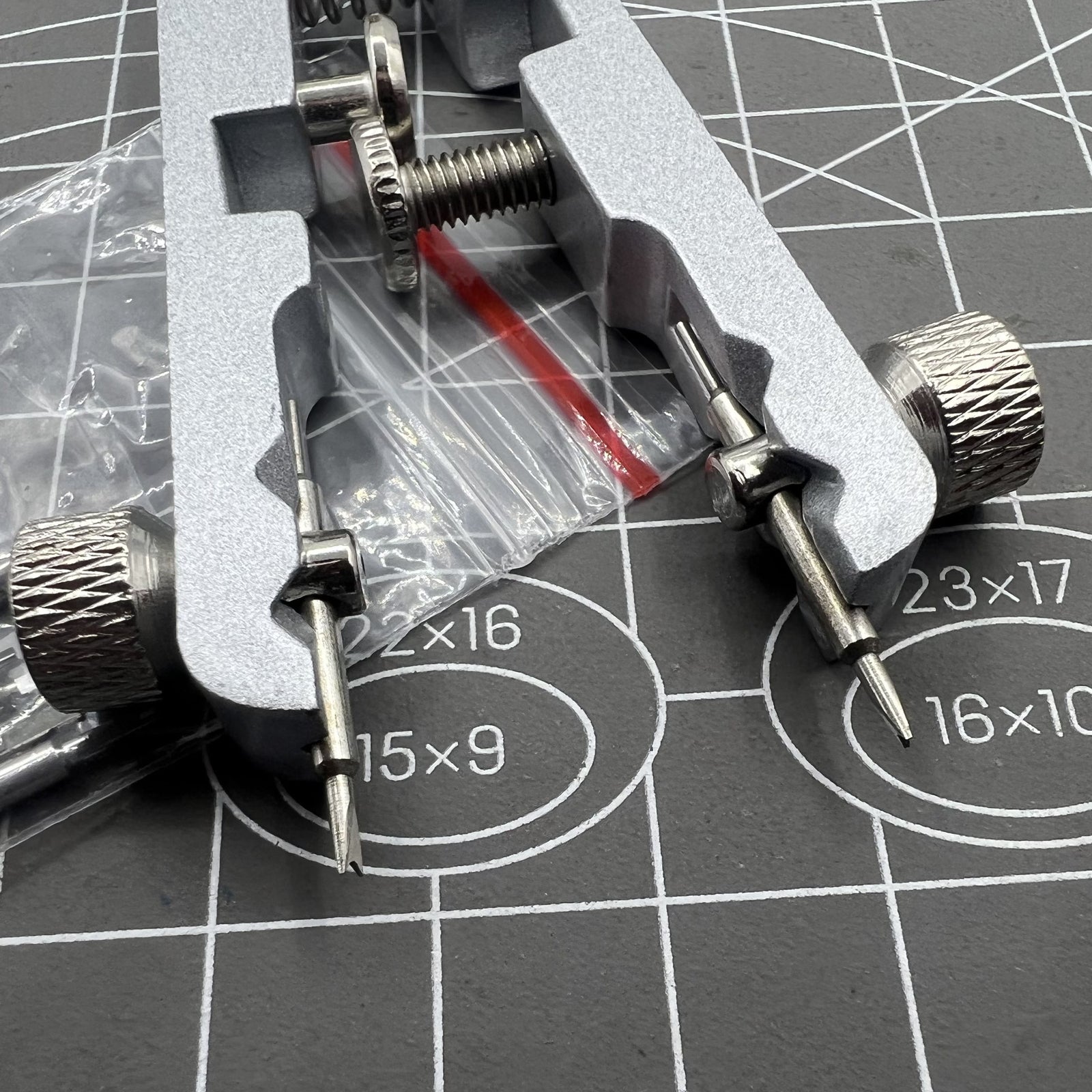 BG 6825 spring bar remover tool by BG, designed for precise watch bracelet repair and replacement tasks.