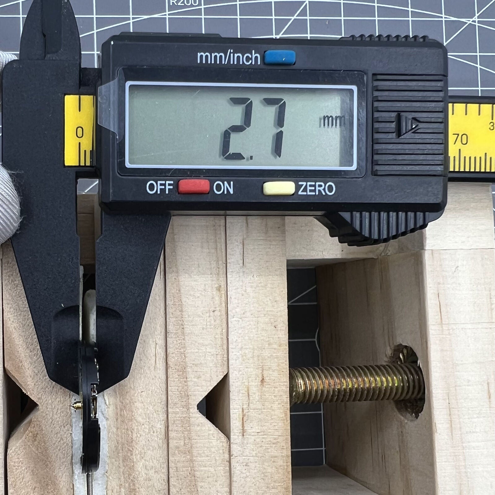 Swiss Ronda 505 24H quartz watch movement by Ronda, precise timekeeping for watch accessories.