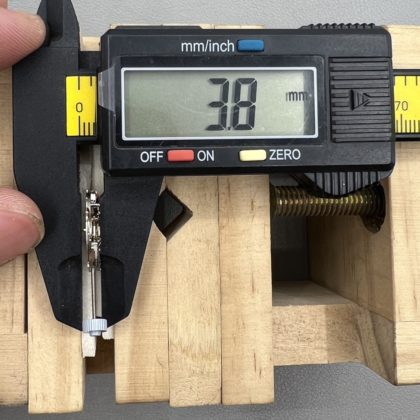 Schweizer Ronda 773 3 Hände Quarz Uhr Bewegung