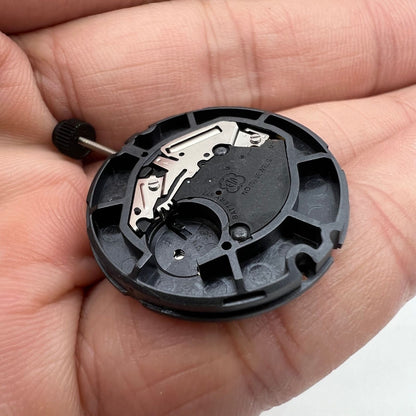Montre Mouvement à quartz <tc>ETA</tc> 805.112 Mouvement Swiss Made 3 aiguilles Date à 3 heures 
