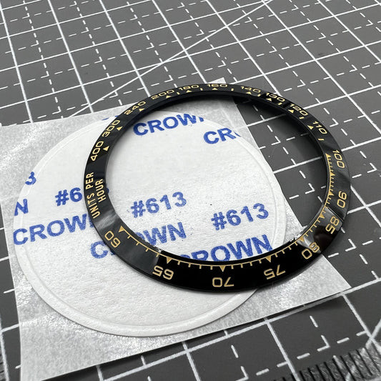 37,65 mm Keramik-Uhrenlünette, schwarzer Hintergrund, golden + rote Schrift „100“ für Daytona 