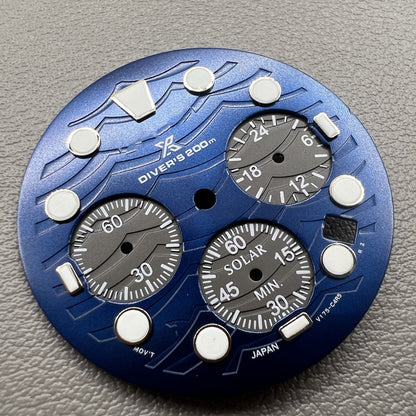 Luminescent green watch dial with 31mm silver bezel for VD53 by Leuchtendes, ideal for stylish timepieces
