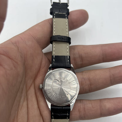 HONGLIAN 32mm manual mechanical watch featuring 17 jewels, Roman numeral dial, and elegant classic design.