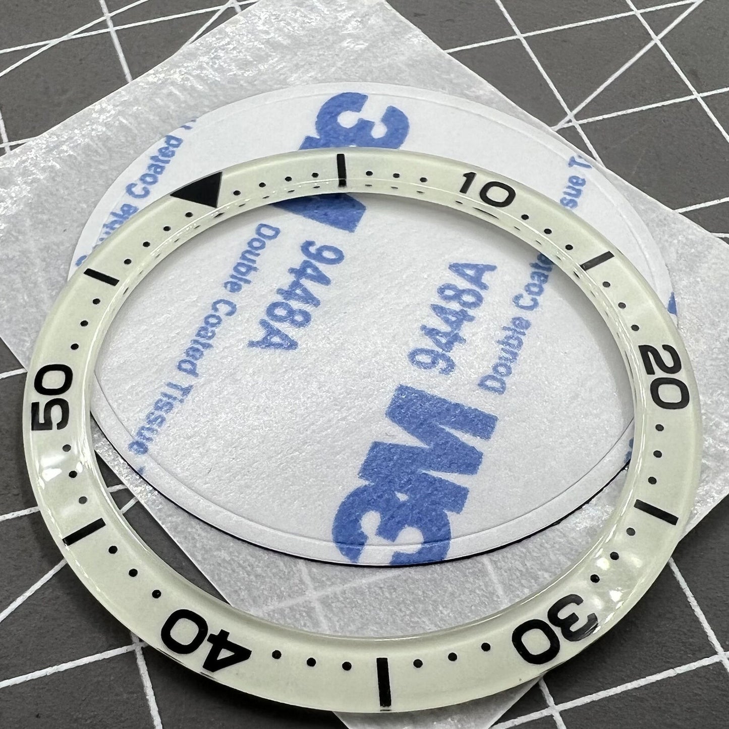 C3/BGW9 green lume diving watch bezel insert, 40.3/32.8mm, durable and precise for water sports.