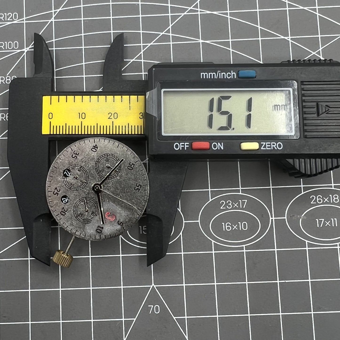 Dandong 7750 Mechanical Movement Small Second At 3/6/9 Position At 6 Black Date