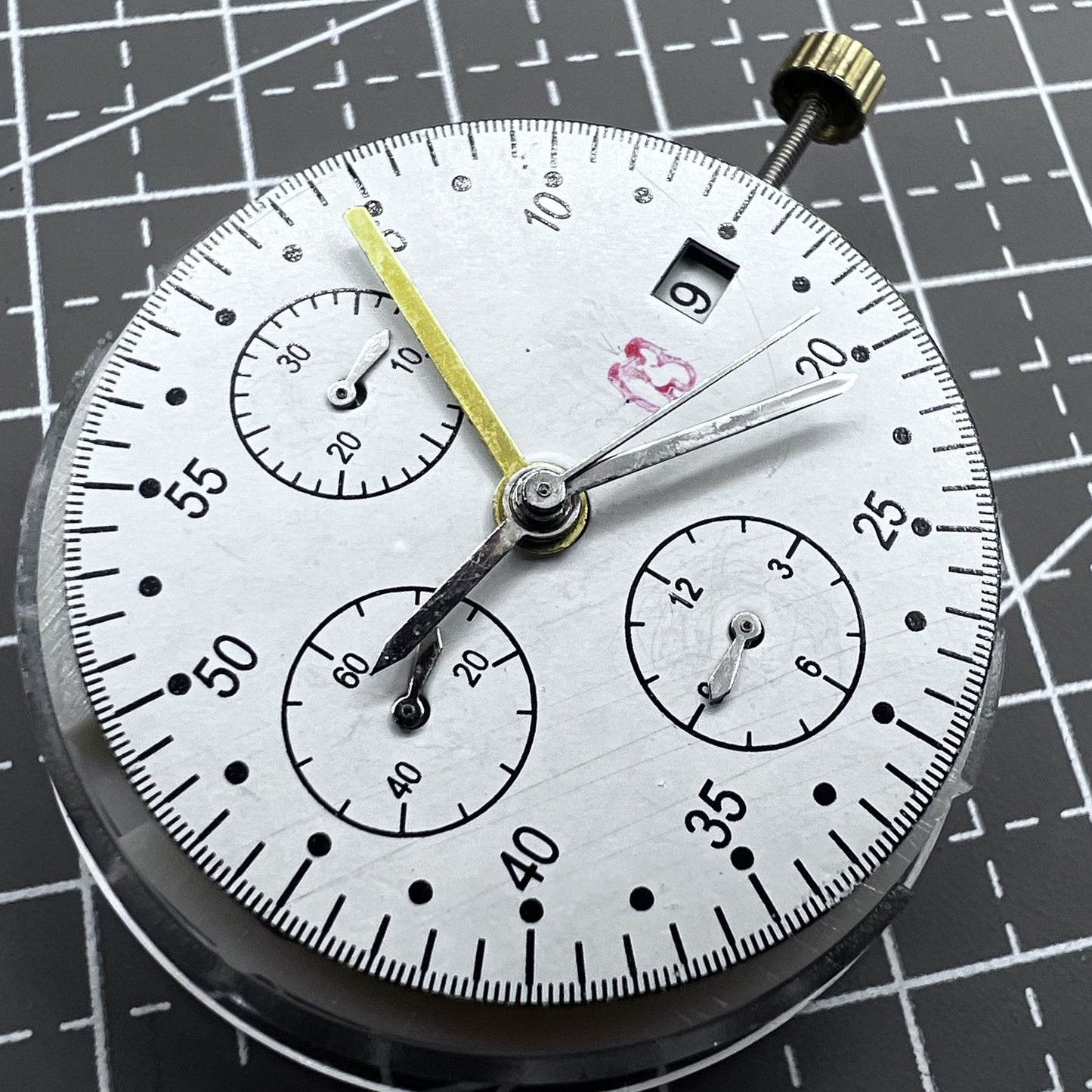 Mechanisches China 7750 Uhrwerk mit kleiner Sekunde, Datum und Stundenziffern 6, 9, 12 Uhr f�r Uhrzubeh�r.