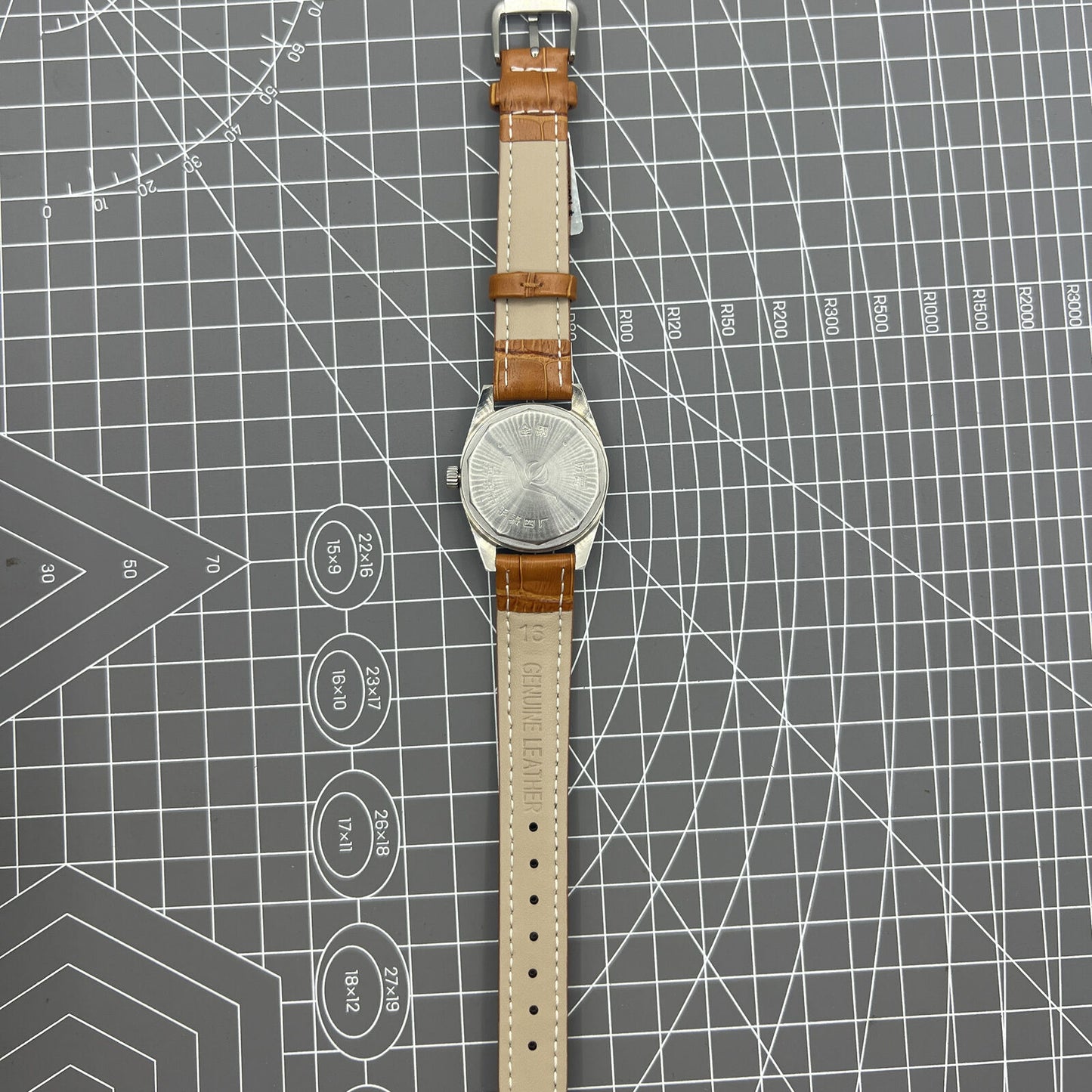 32mm Chunlan manual watch with silver dial, 17-jewel movement, and classic mechanical design.