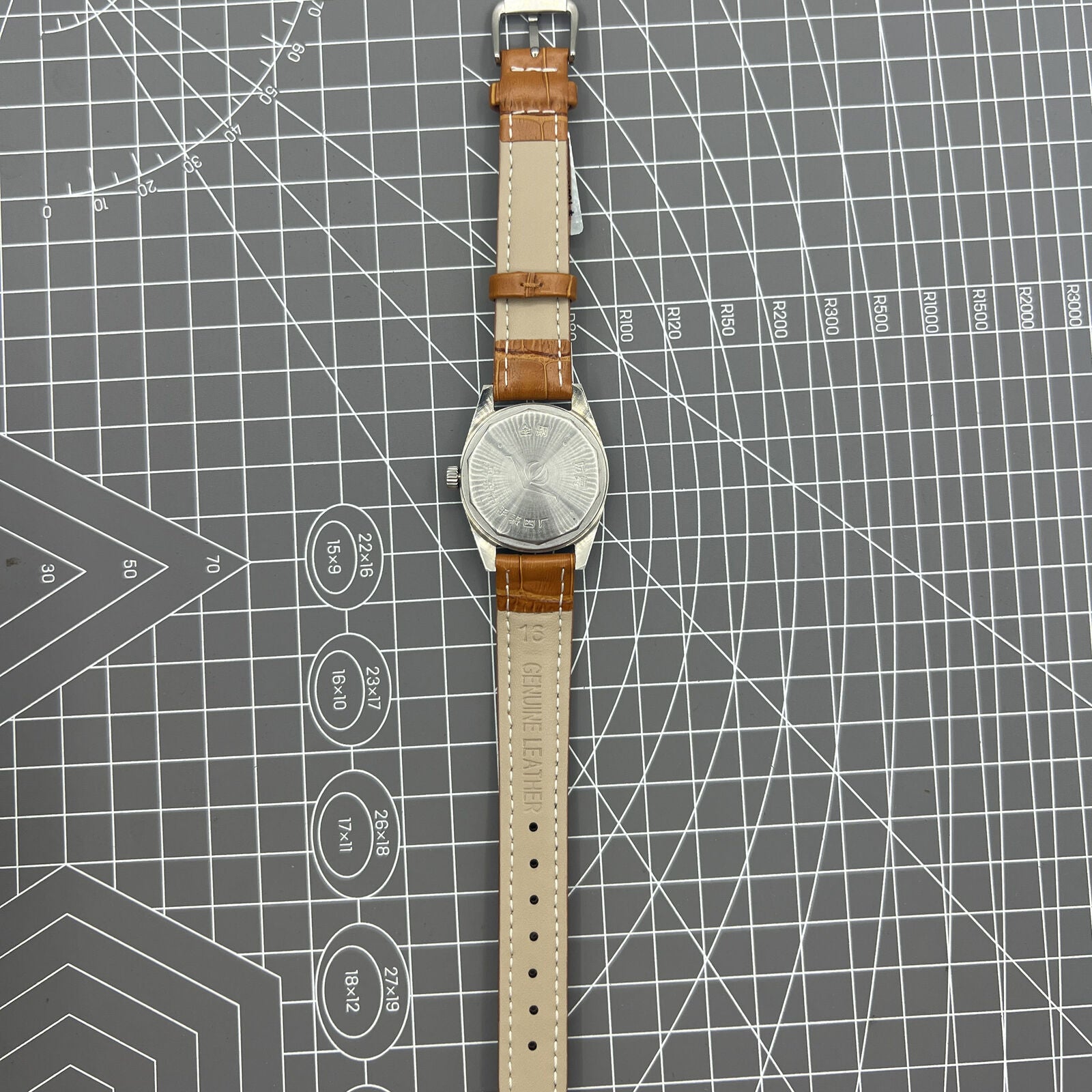 32mm Chunlan manual watch with silver dial, 17-jewel movement, and classic mechanical design.
