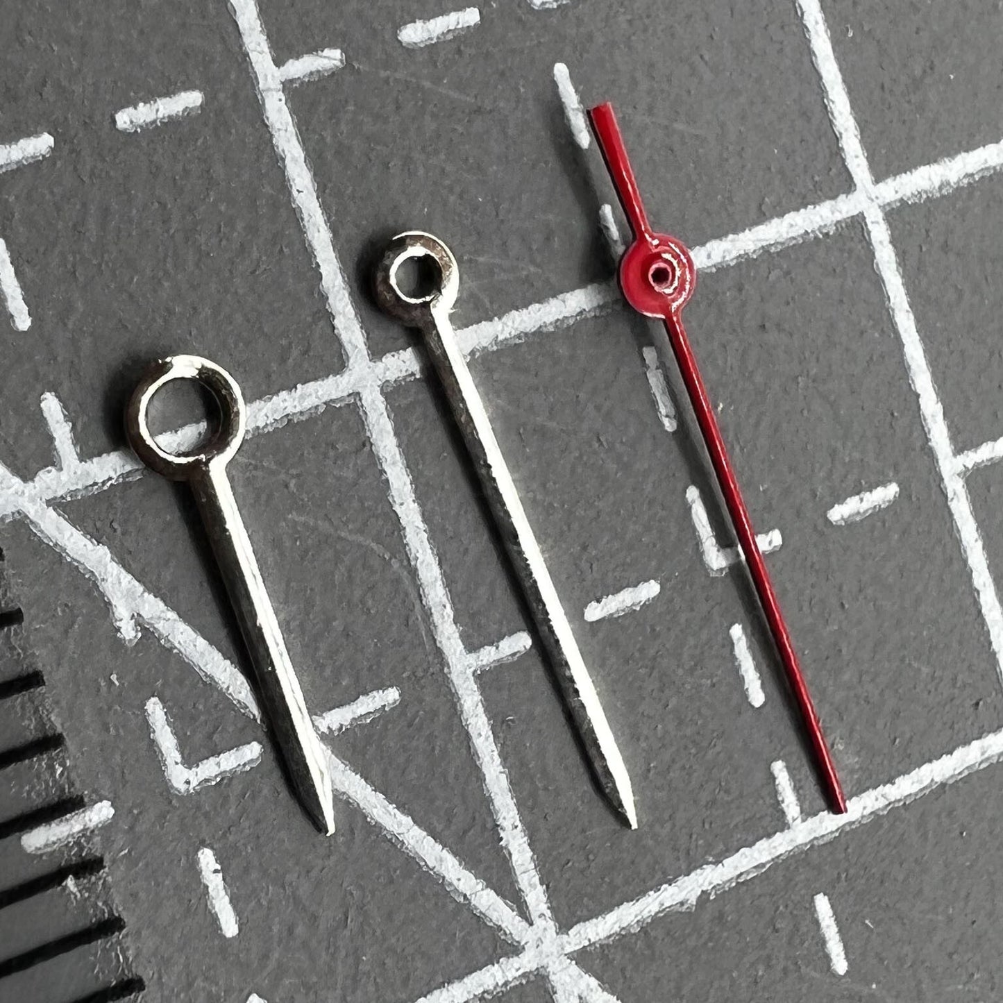 2er Set Silberrote Uhrenzeiger ohne Leuchtmasse 10mm passend für Miyota 1M12