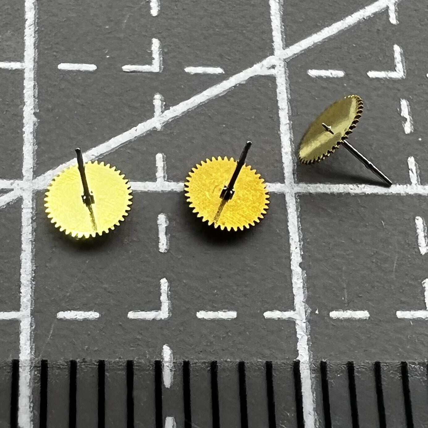 Set of 3 second wheels for Ronda 705/715/515/505 watch movements, precise replacement parts.