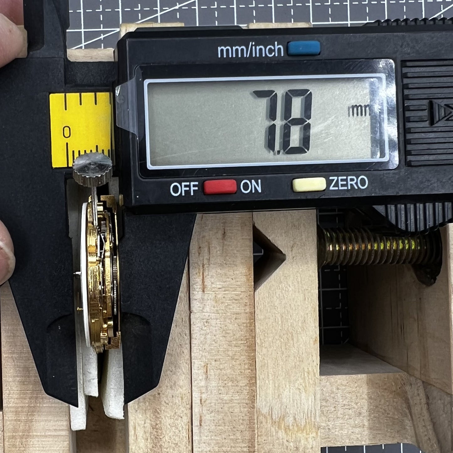 Automatisches Multifunktionales Mechanisches Uhrwerk Datum bei 2 Uhr 24 Stunden Digitalanzeige