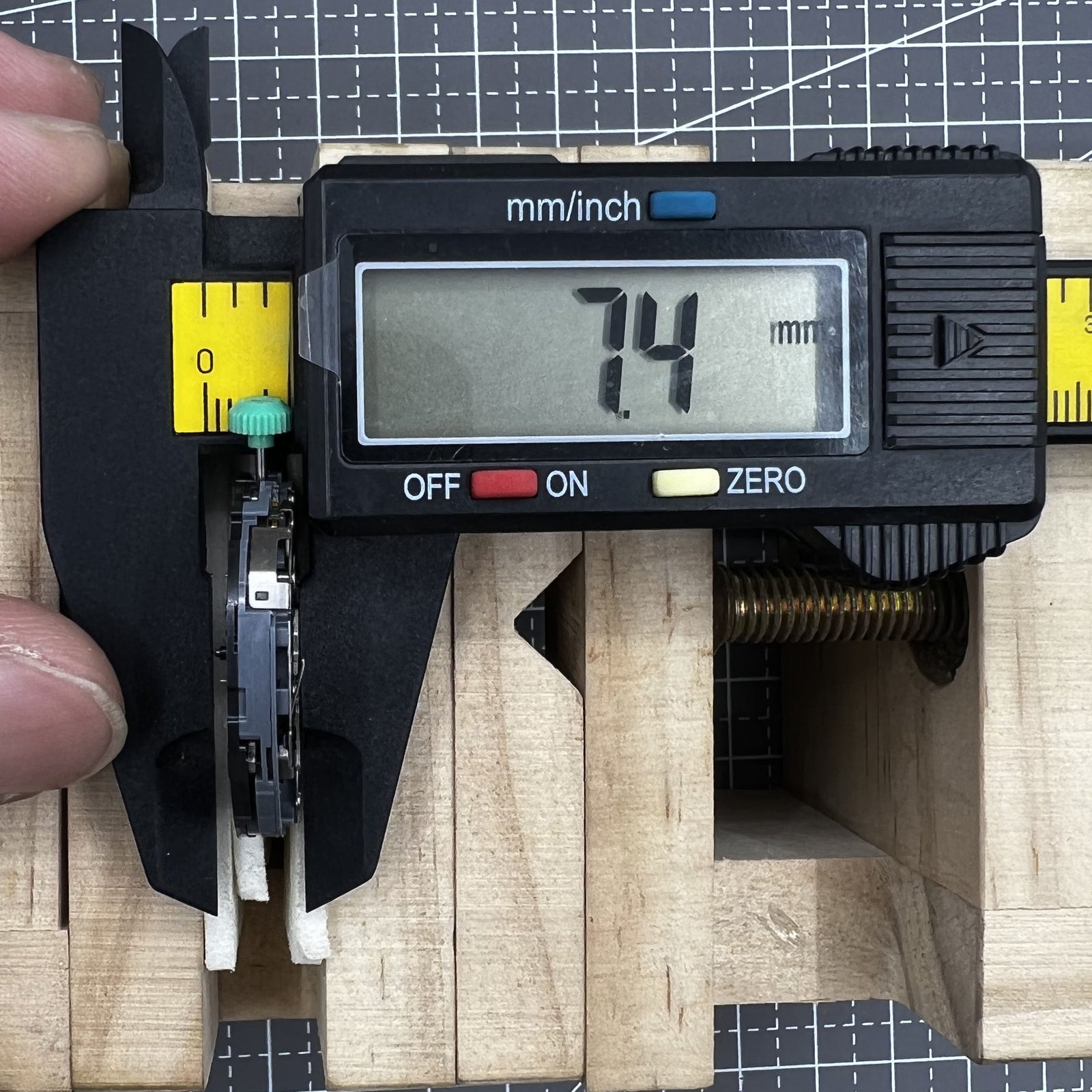 Multifunktionale Miyota OS2A Quarzuhr mit Einzelkalender, pr�zises japanisches Uhrwerk, elegantes Design