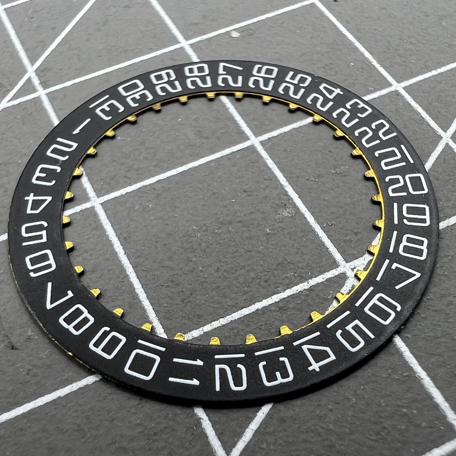 Swiss Black Date Disk Wheel with Square Font, Date at 3 O?Clock for ETA2824 Watches